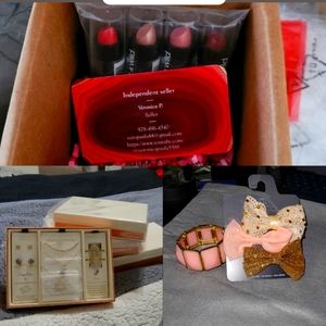 Women's accessories bundle